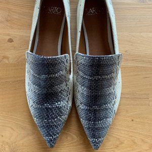 Franco Sarto NWB snake skin pointed toe flats, Size 10.5